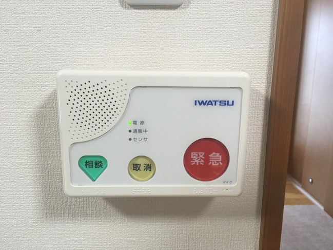 ４