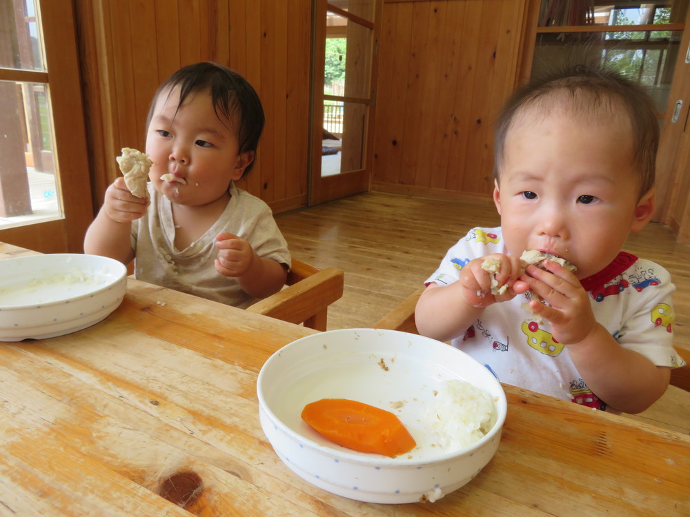 手づかみ食べ２